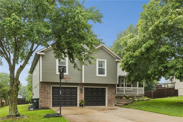 4619 SW 8th Street, Blue Springs, MO 64015
