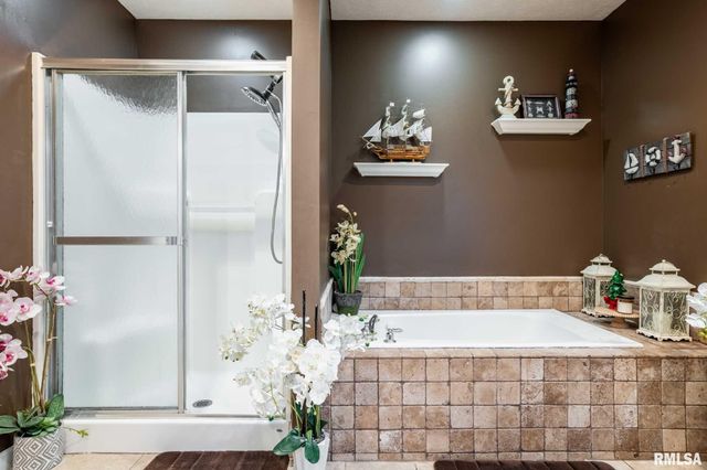 411 PRINCE Lane, Herrin, IL 62948