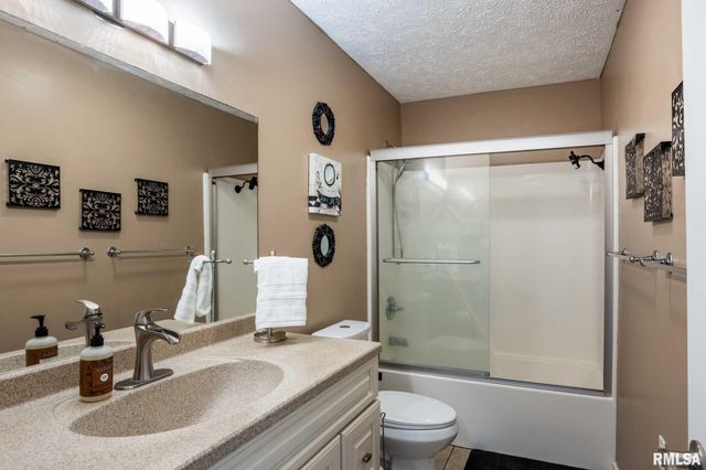 411 PRINCE Lane, Herrin, IL 62948