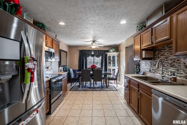 411 PRINCE Lane, Herrin, IL 62948