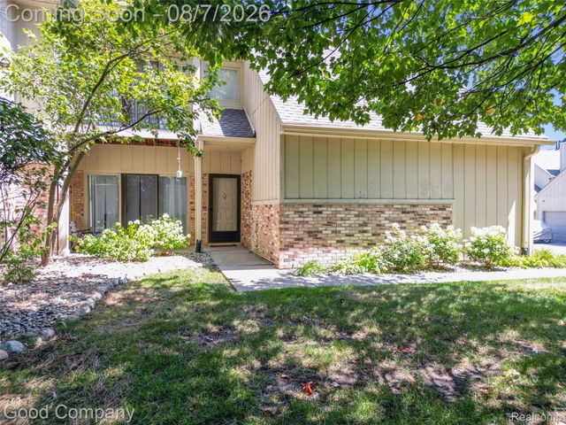 29367 Laurel Drive, Farmington Hills, MI 48331
