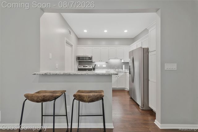 29367 Laurel Drive, Farmington Hills, MI 48331