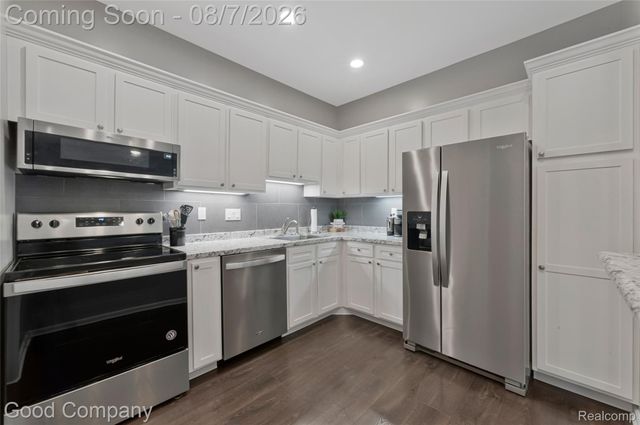 29367 Laurel Drive, Farmington Hills, MI 48331