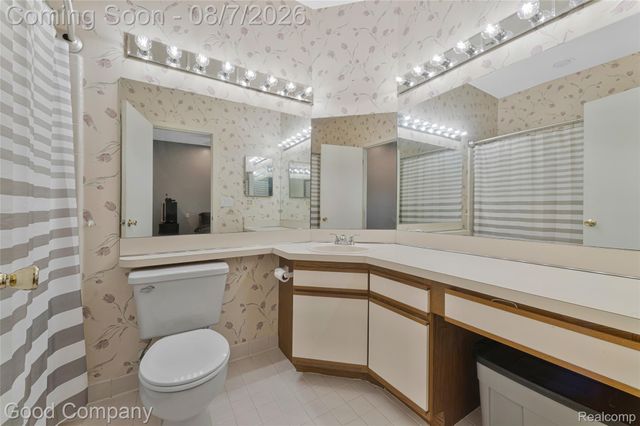 29367 Laurel Drive, Farmington Hills, MI 48331