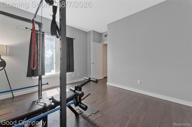 29367 Laurel Drive, Farmington Hills, MI 48331