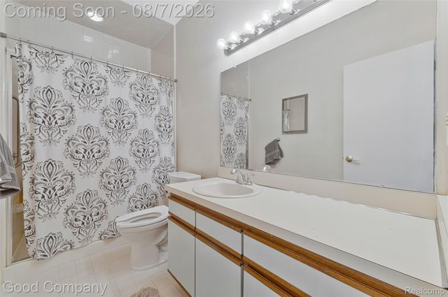 29367 Laurel Drive, Farmington Hills, MI 48331