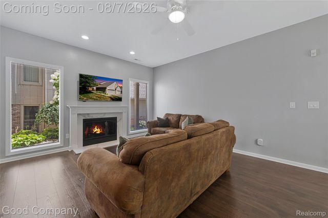 29367 Laurel Drive, Farmington Hills, MI 48331