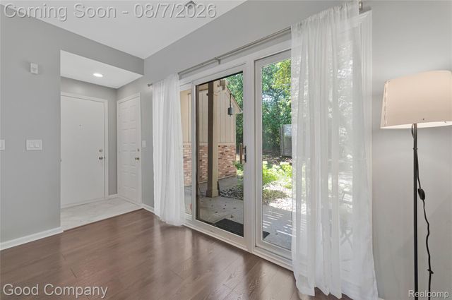 29367 Laurel Drive, Farmington Hills, MI 48331