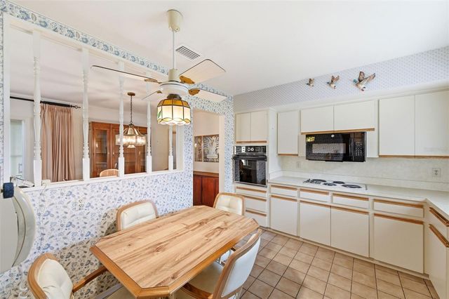 8566 108TH WAY, Seminole, FL 33772