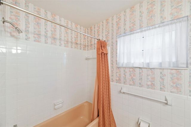8566 108TH WAY, Seminole, FL 33772