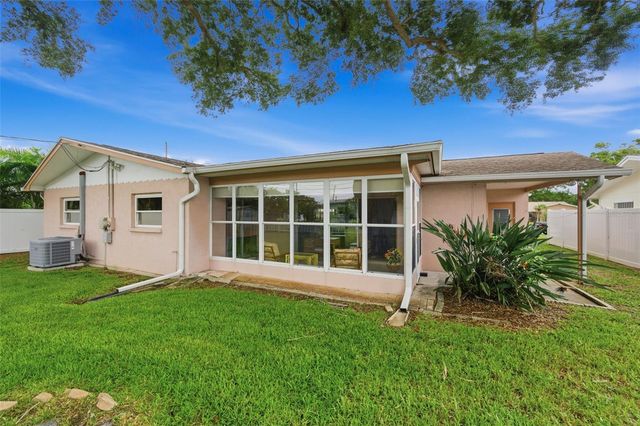 8566 108TH WAY, Seminole, FL 33772