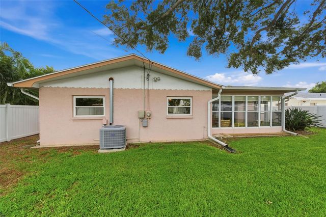 8566 108TH WAY, Seminole, FL 33772