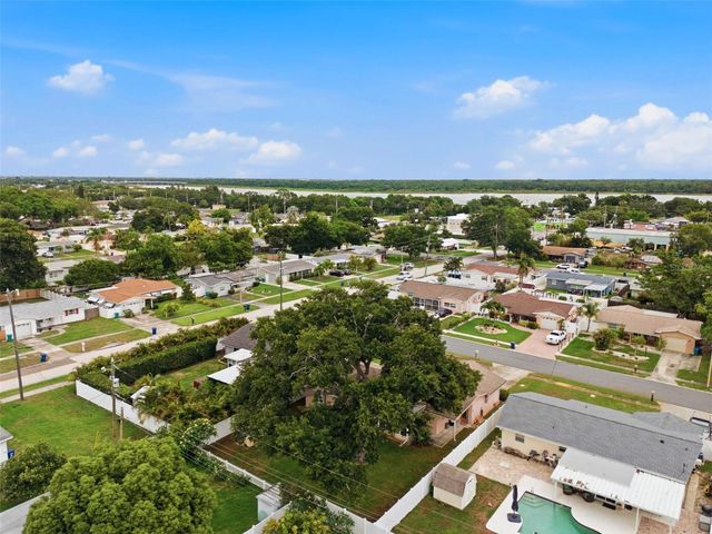 8566 108TH WAY, Seminole, FL 33772