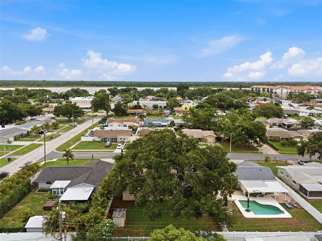 8566 108TH WAY, Seminole, FL 33772