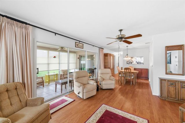 8566 108TH WAY, Seminole, FL 33772