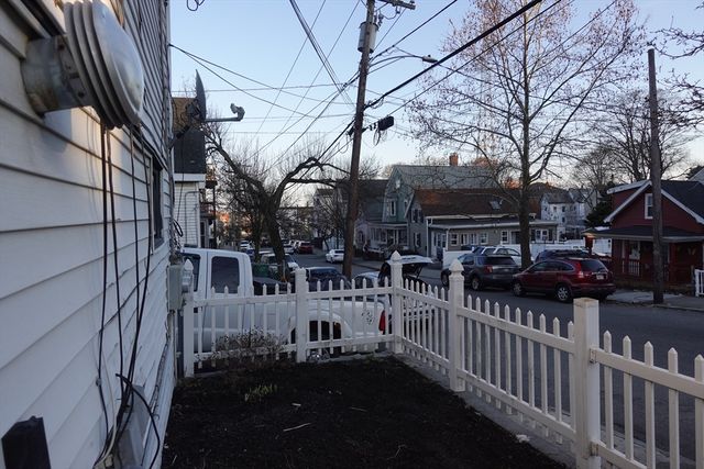 47 Rockaway St, Lynn, MA 01902