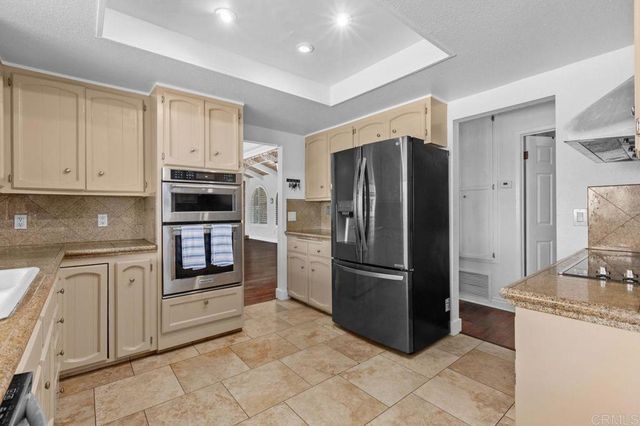 1154 Via Valle, Escondido, CA 92029
