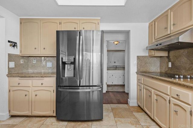 1154 Via Valle, Escondido, CA 92029