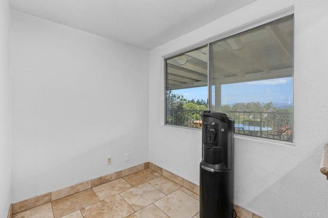 1154 Via Valle, Escondido, CA 92029