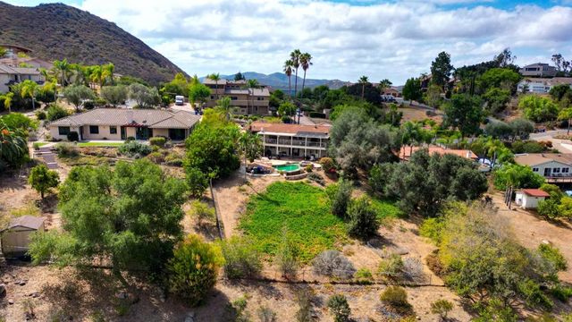 1154 Via Valle, Escondido, CA 92029