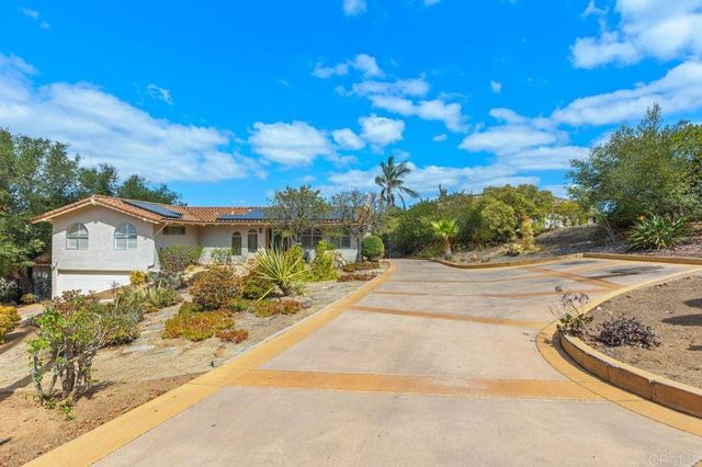 1154 Via Valle, Escondido, CA 92029