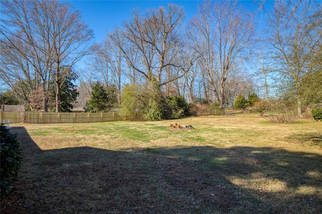 2850 Peeler Road, Dunwoody, GA 30360