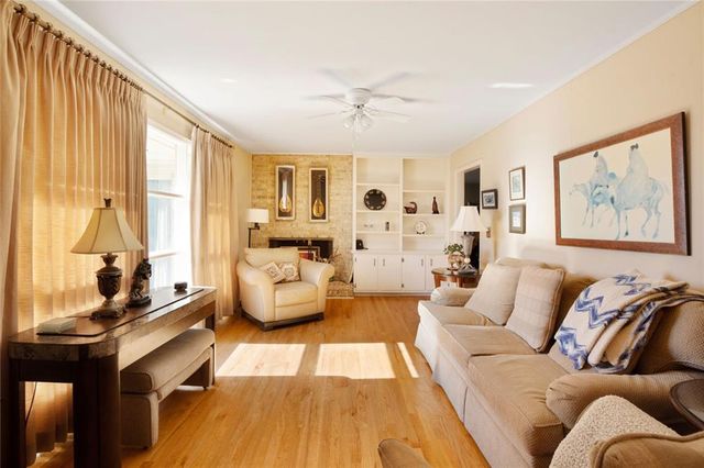 2850 Peeler Road, Dunwoody, GA 30360