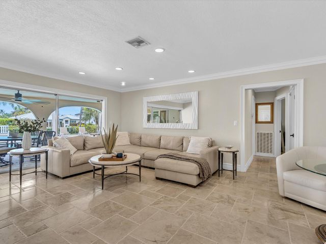 1525 SE 12th Street, Deerfield Beach, FL 33441