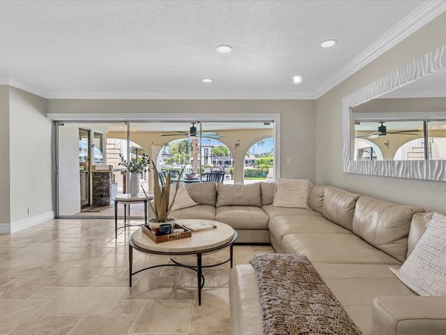 1525 SE 12th Street, Deerfield Beach, FL 33441