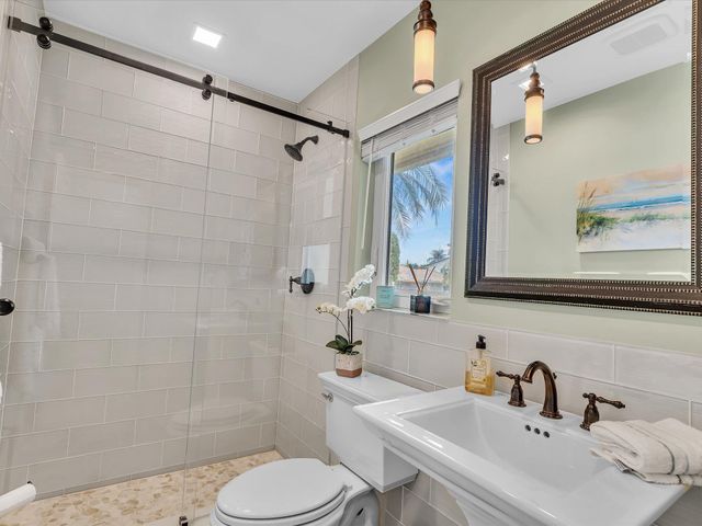 1525 SE 12th Street, Deerfield Beach, FL 33441