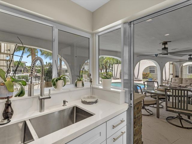 1525 SE 12th Street, Deerfield Beach, FL 33441