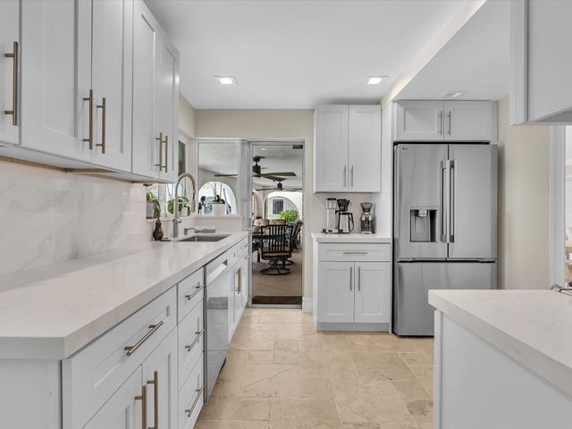 1525 SE 12th Street, Deerfield Beach, FL 33441