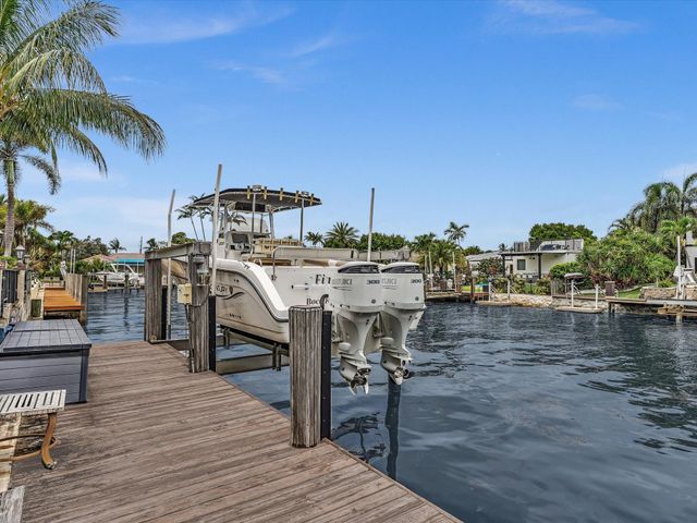 1525 SE 12th Street, Deerfield Beach, FL 33441