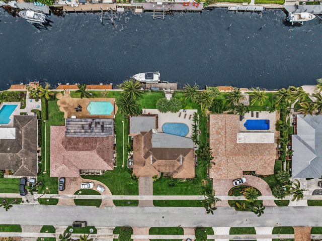 1525 SE 12th Street, Deerfield Beach, FL 33441