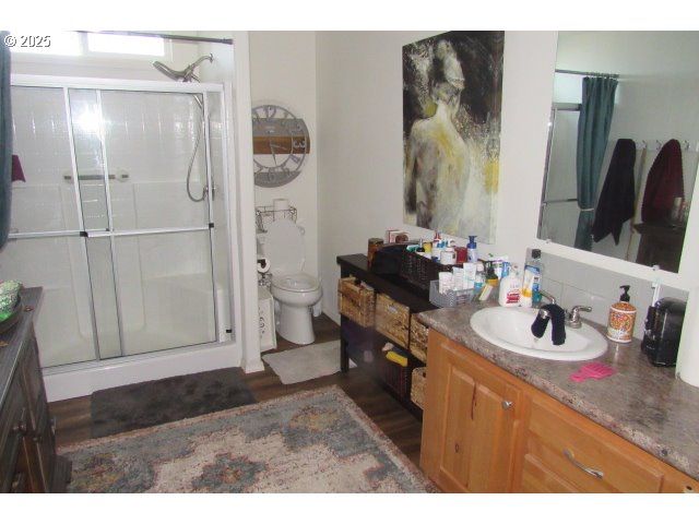 225 NESTUCCA Ln, Roseburg, OR 97471