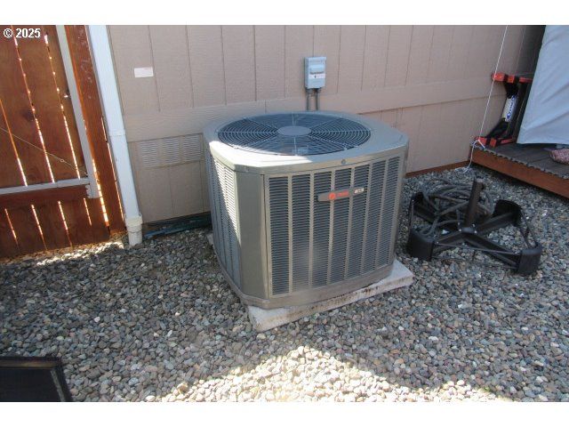 225 NESTUCCA Ln, Roseburg, OR 97471