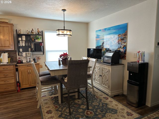 225 NESTUCCA Ln, Roseburg, OR 97471