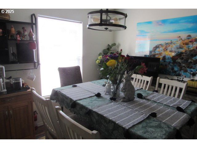 225 NESTUCCA Ln, Roseburg, OR 97471