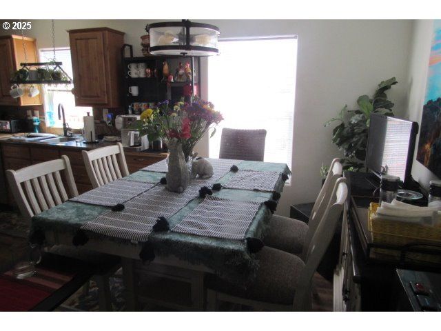 225 NESTUCCA Ln, Roseburg, OR 97471