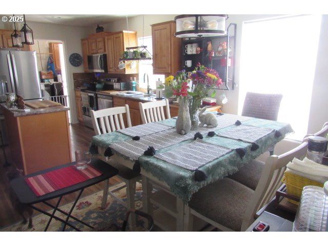 225 NESTUCCA Ln, Roseburg, OR 97471