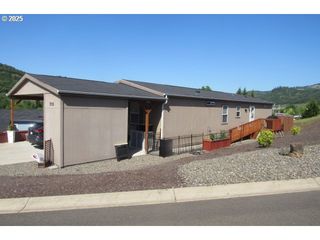 225 NESTUCCA Ln, Roseburg, OR 97471