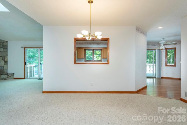 29 Hillcreek Drive, Asheville, NC 28804