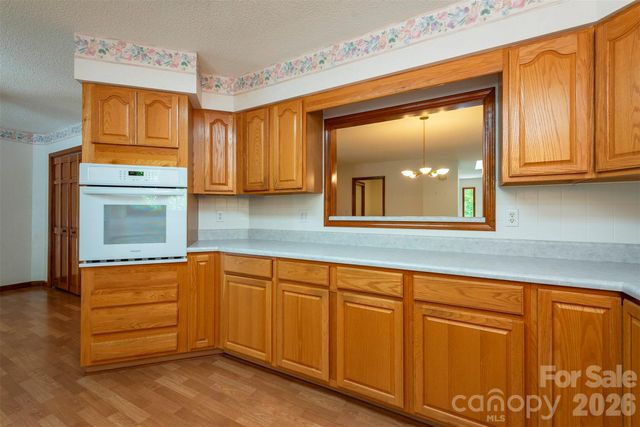 29 Hillcreek Drive, Asheville, NC 28804