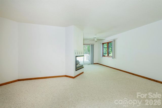 29 Hillcreek Drive, Asheville, NC 28804