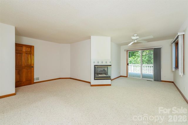 29 Hillcreek Drive, Asheville, NC 28804