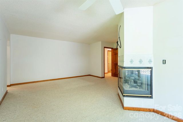 29 Hillcreek Drive, Asheville, NC 28804