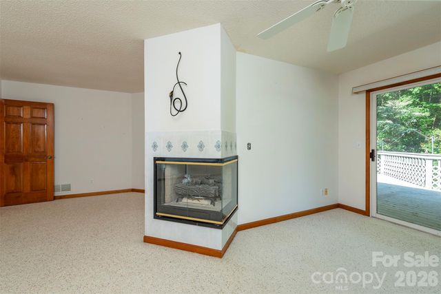 29 Hillcreek Drive, Asheville, NC 28804