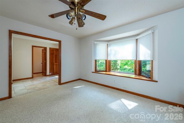 29 Hillcreek Drive, Asheville, NC 28804