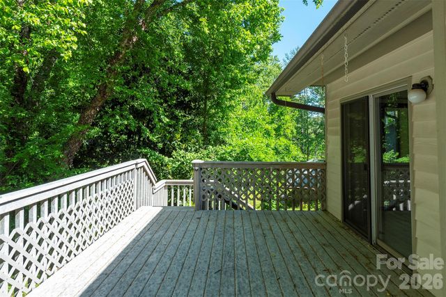 29 Hillcreek Drive, Asheville, NC 28804