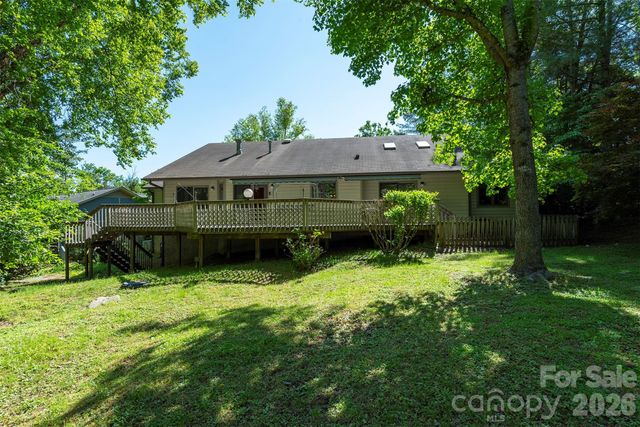 29 Hillcreek Drive, Asheville, NC 28804